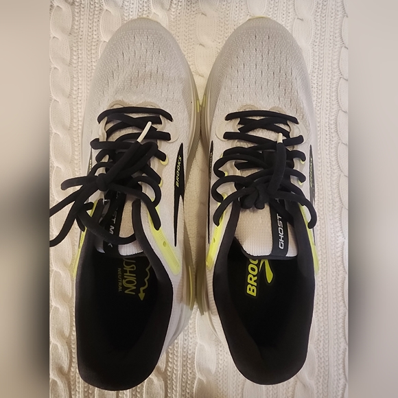 Brooks Mens Ghost Max - Picture 3 of 5